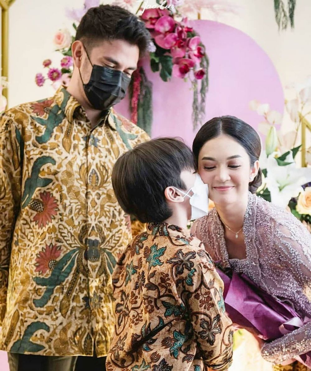 10 Kedekatan Faradilla Yoshi dan Anak Bryan McKenzie, Calon Mama Baru