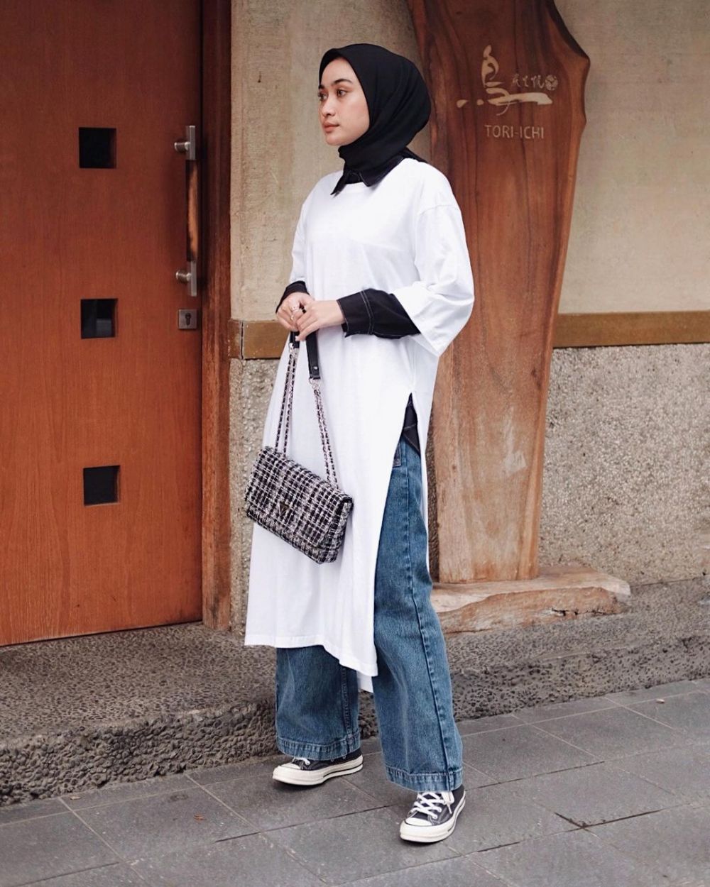 12 Padu Padan Outfit Tunik ala Alifia Diannisa, Siap Tampil Gorgeous!