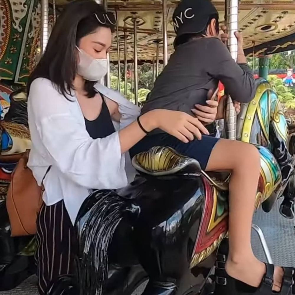 10 Kedekatan Faradilla Yoshi dan Anak Bryan McKenzie, Calon Mama Baru