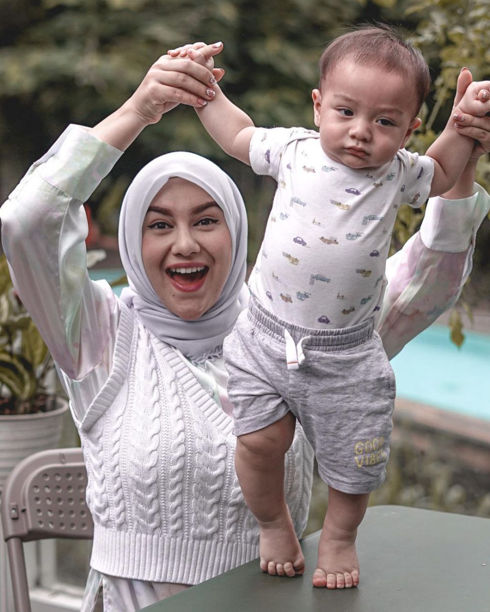 9 Potret Anak Pertama Artis Ini Berusia Setahun di Era Pandemik