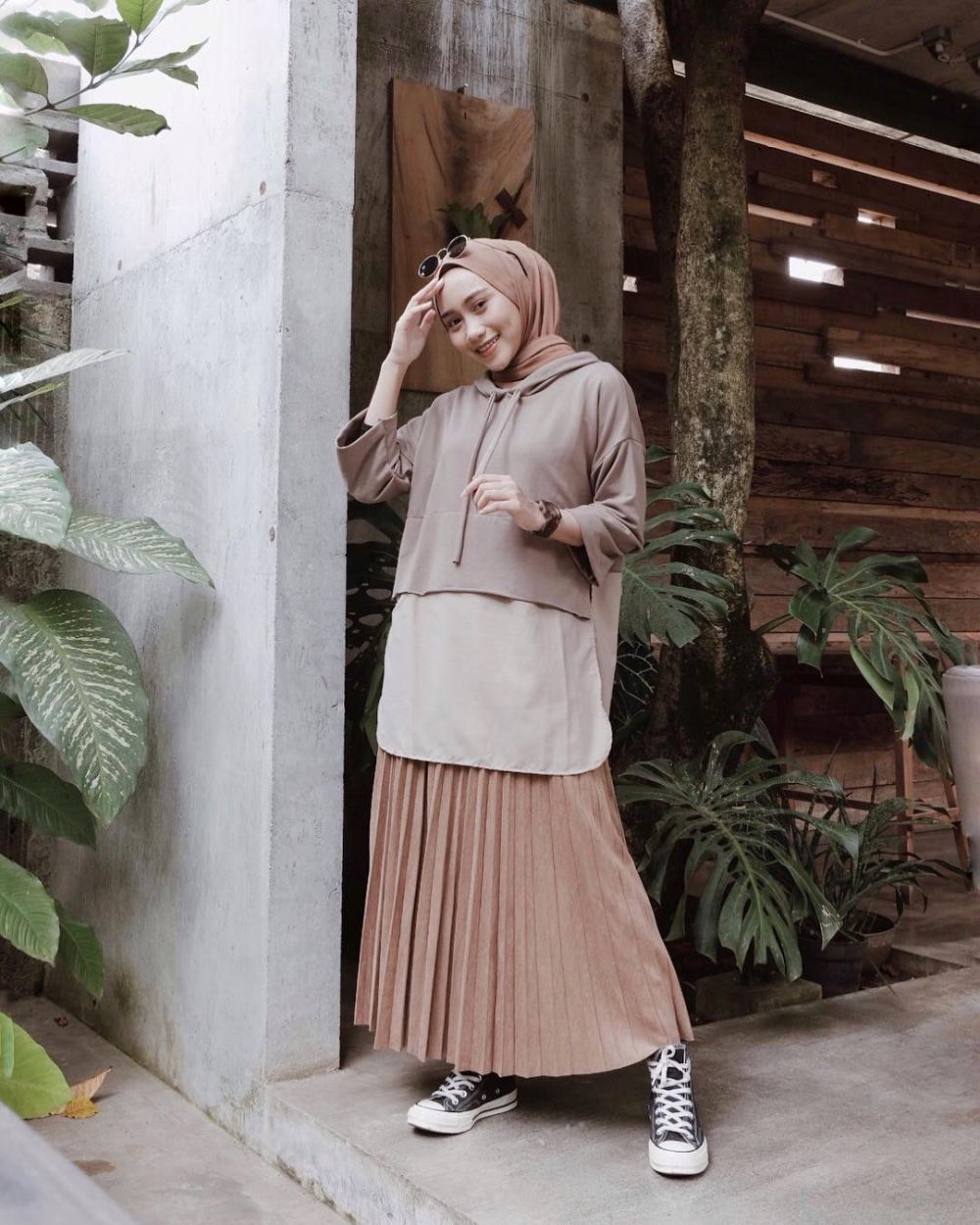 11 Padu Padan Outfit Rok ala Yulia Wijayanti, Simple Disontek!