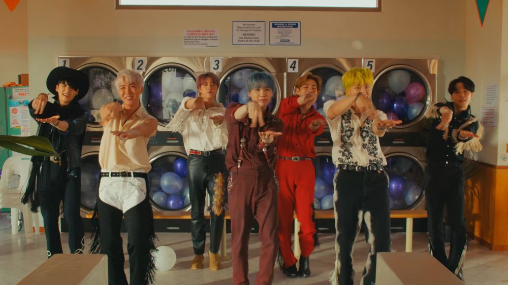 13 Makna Mendalam Lagu Dan MV 'Permission To Dance'