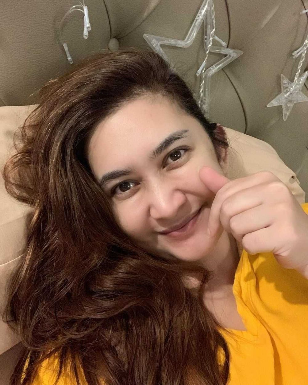 10 Pesona Artis yang Menawan Alami Tanpa Riasan