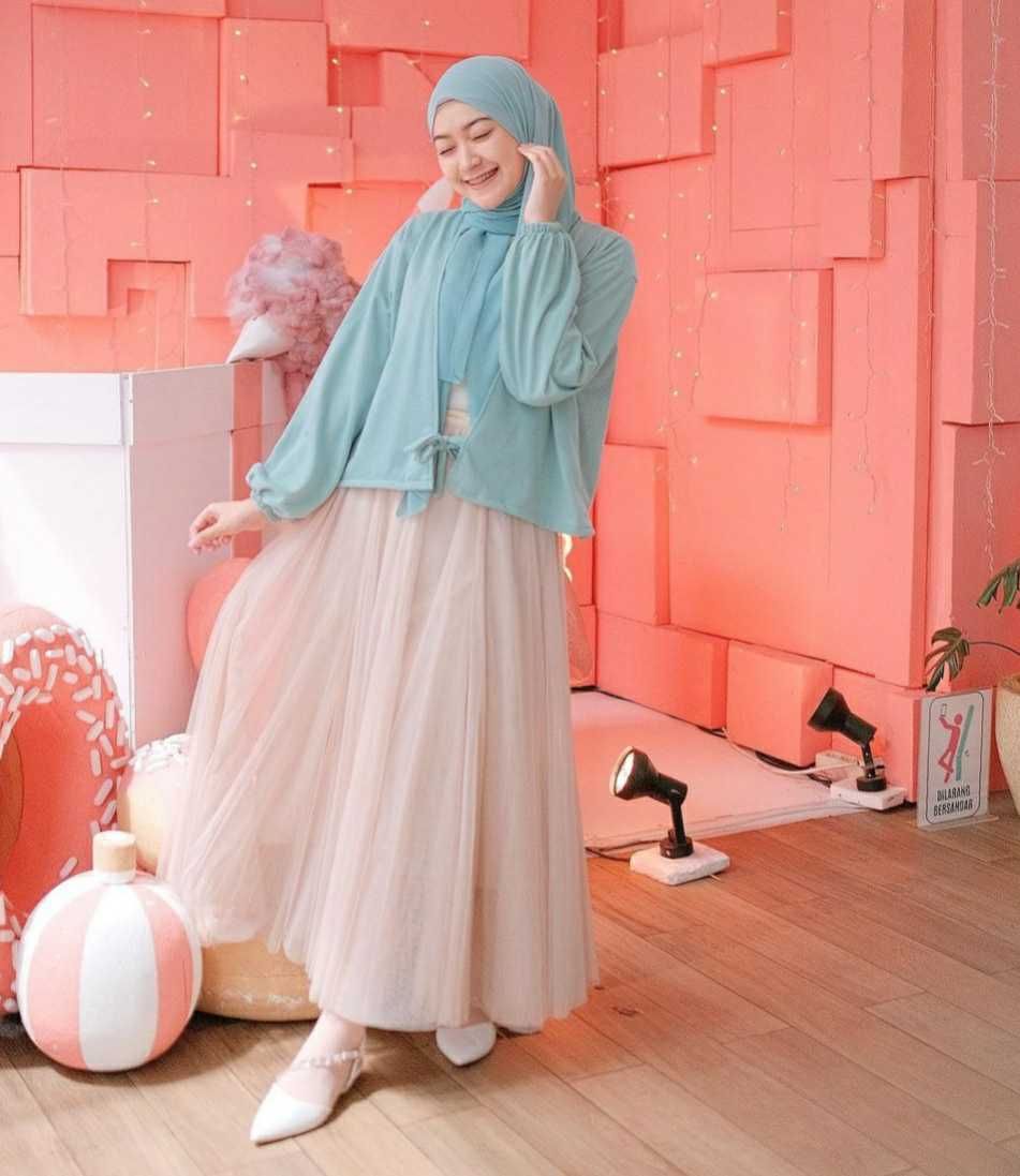 8 Outfit Hijab Rok Ala Saritiw Yang Nyaman Dan Tidak Membosankan