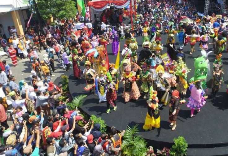Parade Bunga dan Rujak Uleg Bakal Digelar Lagi di HJKS Ke-729