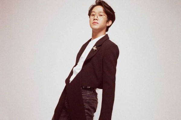 Comeback, 9 Potret Zweitson UN1TY yang Jadi Center Lagu 'Baby'