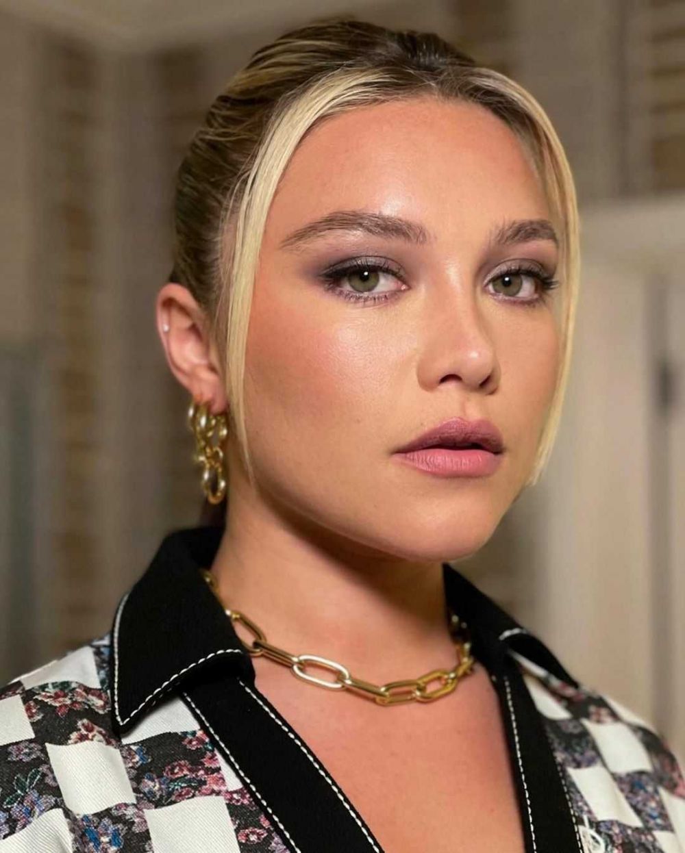 10 Adu Gaya Scarlett Johansson Vs Florence Pugh, Bintangi Black Widow