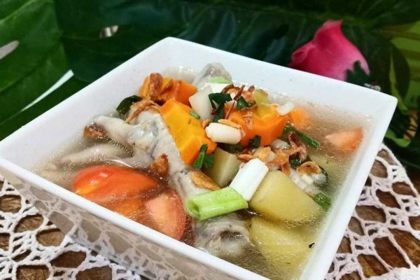 Resep Membuat Sop Ceker Ayam yang Mudah Dibuat, Kuahnya Segar Banget!