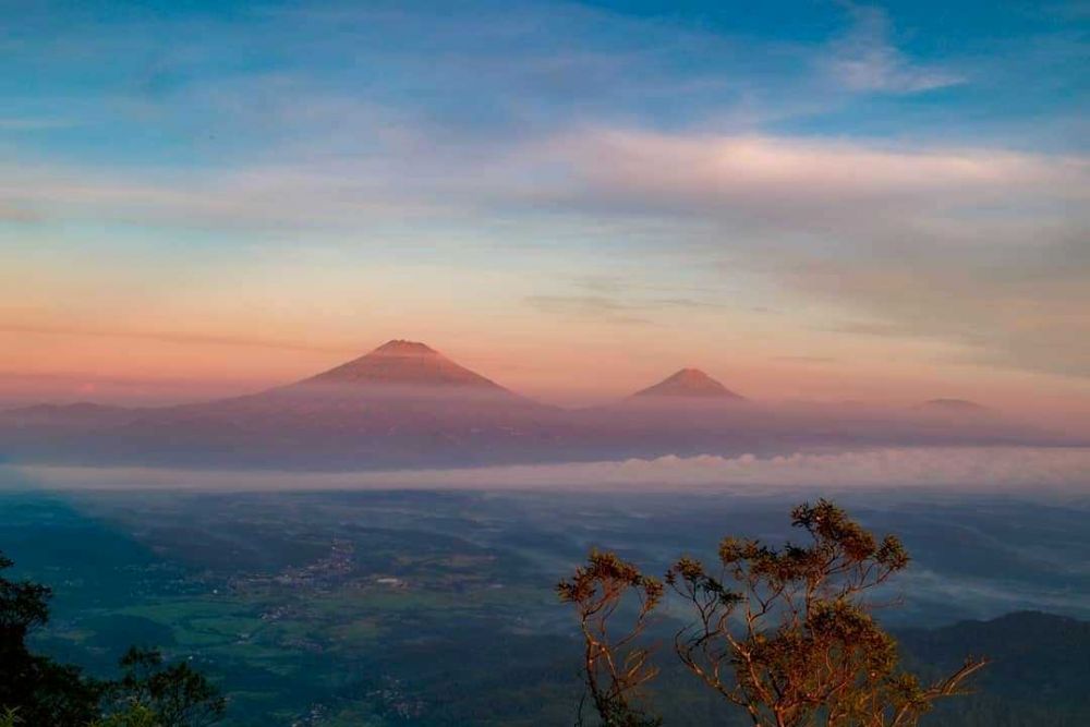 9 Tempat Melihat Sunrise terbaik di Jawa Tengah