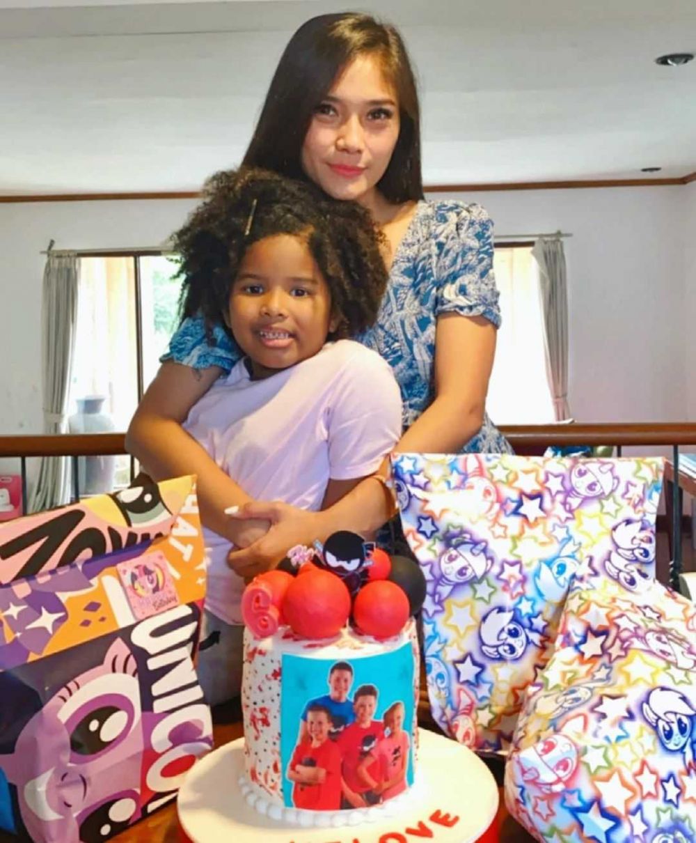 Anak Garneta Haruni dan Greg Nwokolo di Masa Lalu, 10 Potret Velove