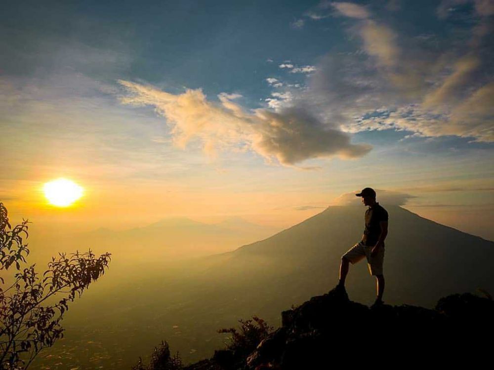 9 Tempat Melihat Sunrise terbaik di Jawa Tengah