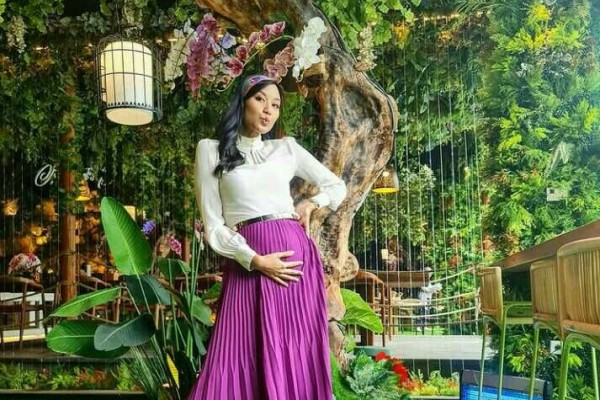10 Potret Baby Bump Zivanna Letisha, Tetap Energik saat Hamil