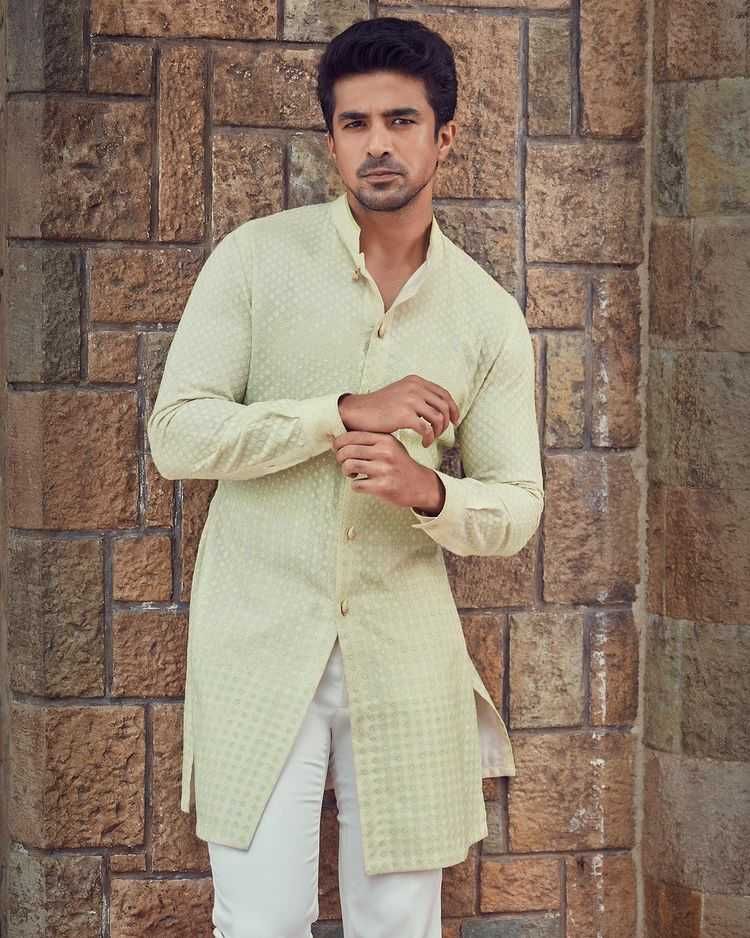 9 Artis Bollywood Beragama Islam, Rayakan Idul Adha