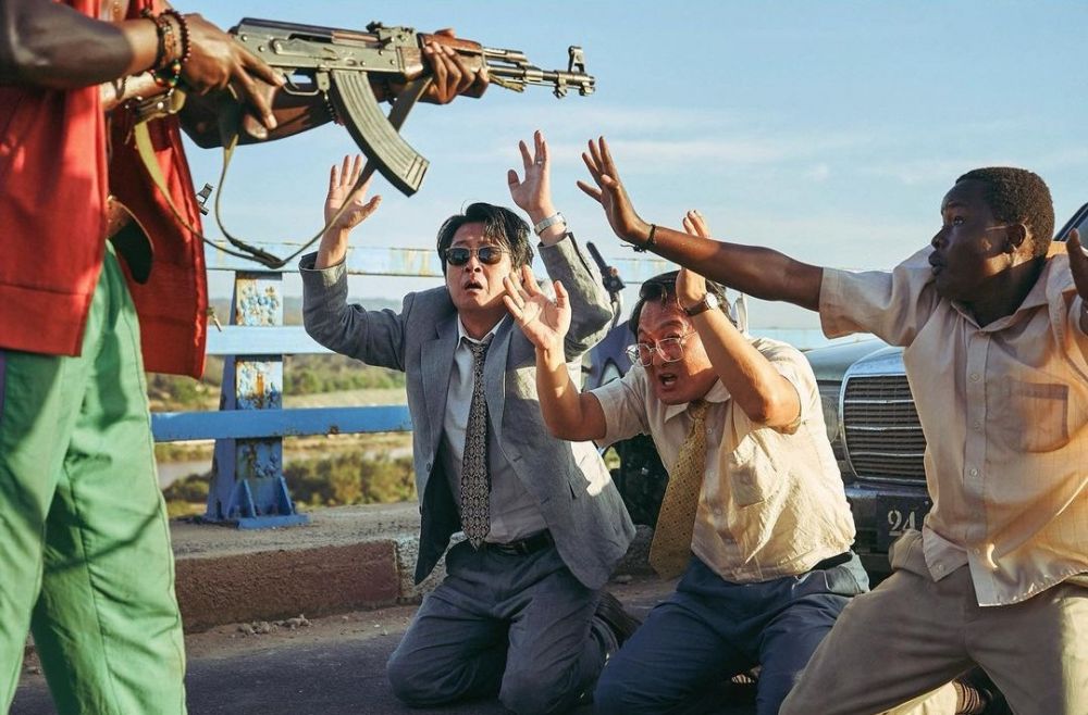 7 Fakta Film Korea Escape From Mogadishu<script async src=