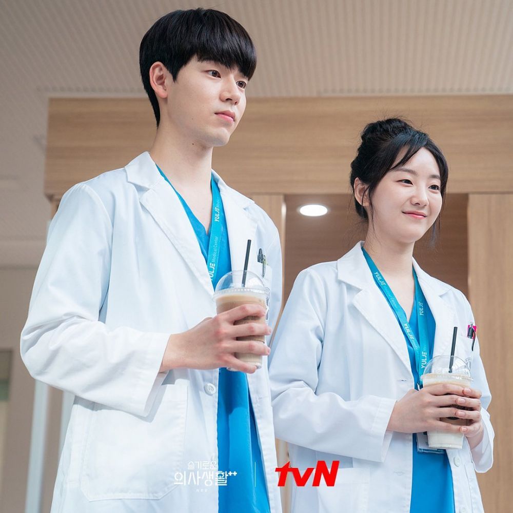 10-potret-cho-yi-hyun-bae-hyun-sung-di-hospital-playlist