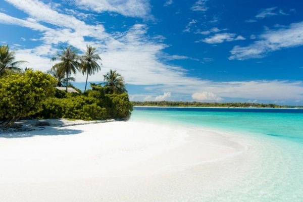 Jarang Diketahui, 5 Pulau Ini Punya Lokasi Administrasi yang Unik!