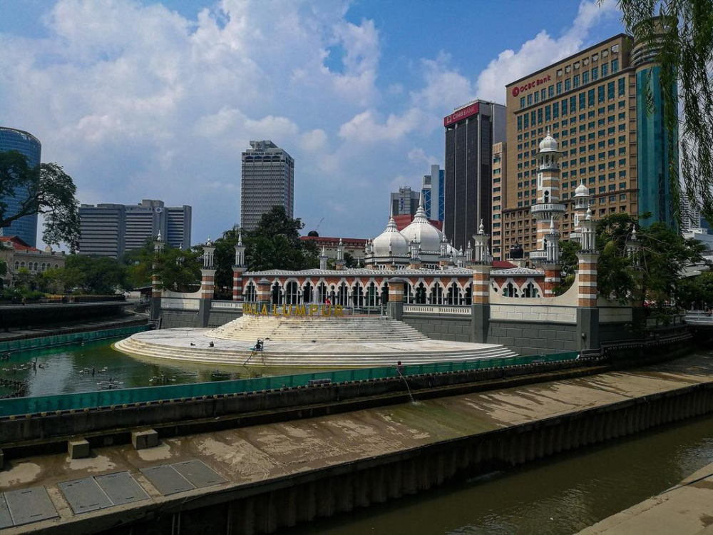 5 Masjid Termegah di Kuala Lumpur, Malaysia yang Bikin Betah Ibadah