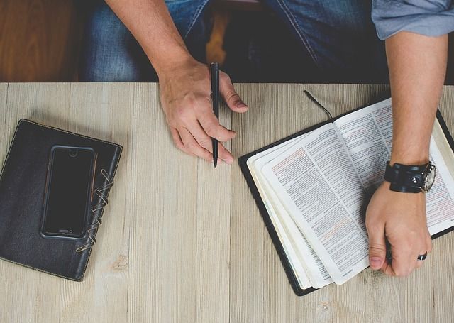 10 Ayat Alkitab Bakal Kuatkan Kamu Hadapi Masalah Hidup