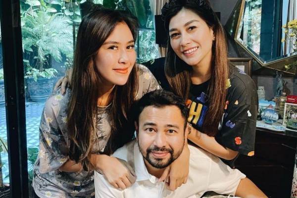 Harmonis, 9 Potret Raffi Ahmad Bersama 2 Adik Perempuannya