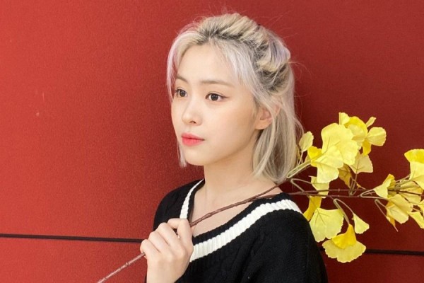 16 Ide Gaya Rambut Sebahu ala Ryujin ITZY, Anti Bosan!