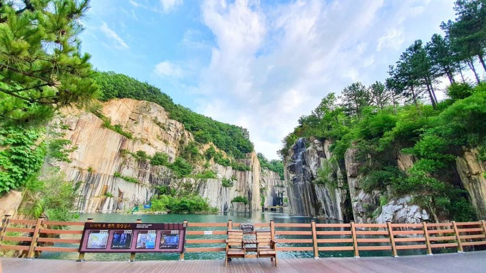 Pocheon south korea. 234 Artvalley-ro, Sinbuk-myeon, Pocheon-si, Gyeonggi-do, Республика Корея. Долина Art Valley в Пхочхоне дорамы. Pocheon Art Valley. Gyeonggi-do Pocheon-si Sinbuk-myeon.