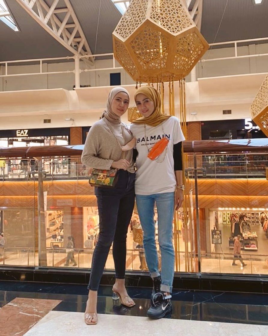Kakak Beradik Kompak, 10 Momen Kedekatan Olla dan Cynthia Ramlan