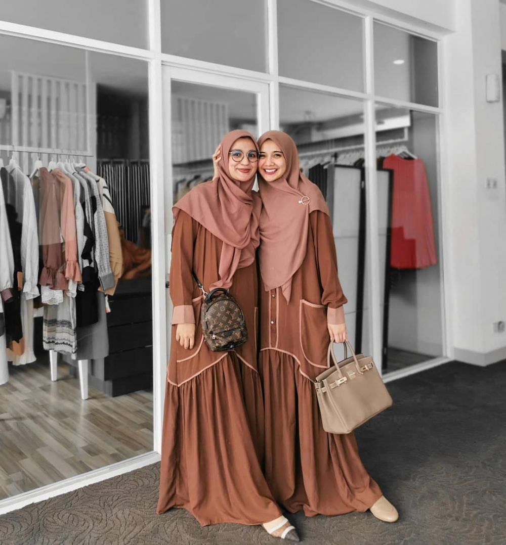 Mantap Hijrah, 11 Artis Perempuan Berbisnis Busana Muslim