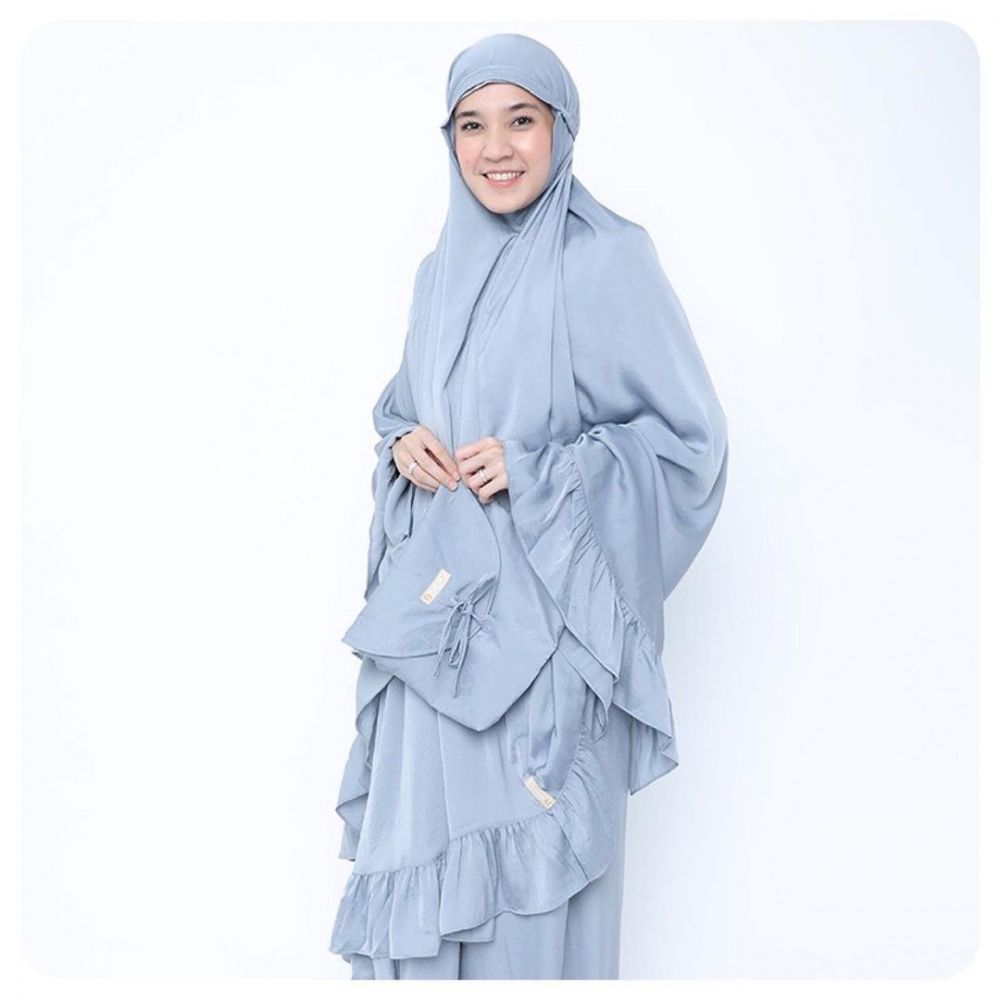 Mantap Hijrah, 11 Artis Perempuan Berbisnis Busana Muslim