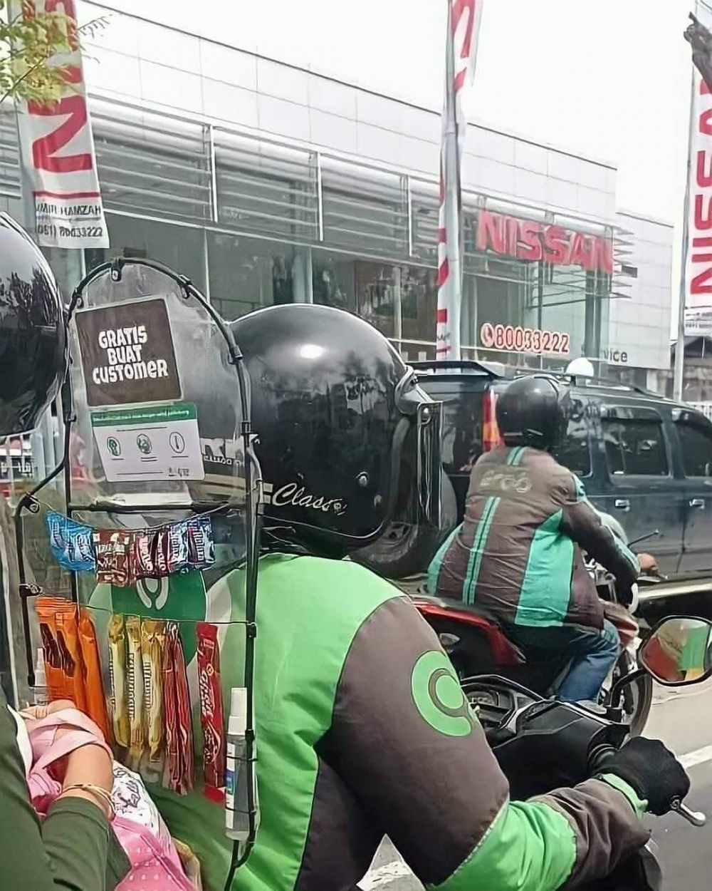 10 Potret Kocak dan Nyeleneh Driver Ojol Tertangkap Kamera di Jalan