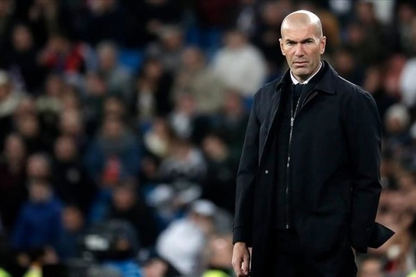 MU Minta Bantuan Ronaldo dan Varane Demi Rekrut Zidane