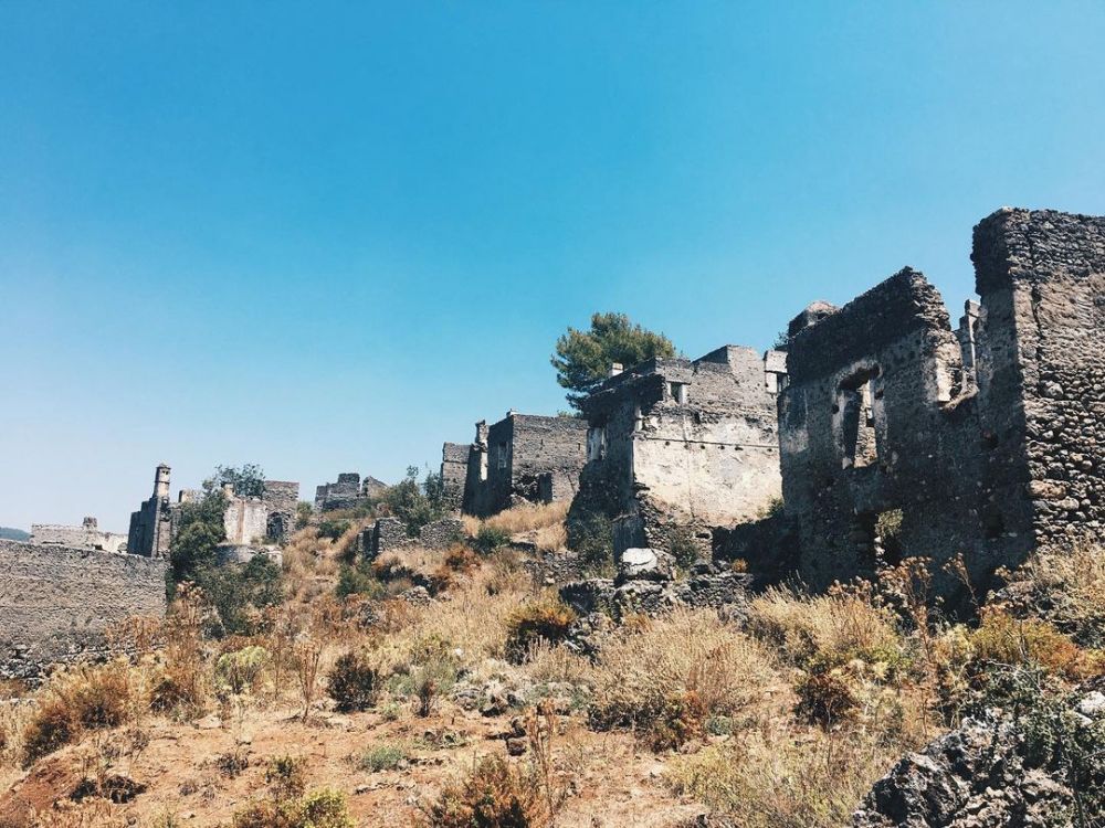 10 Fakta Kayakoy, Kota 'Hantu' di Turki yang Penuh Reruntuhan