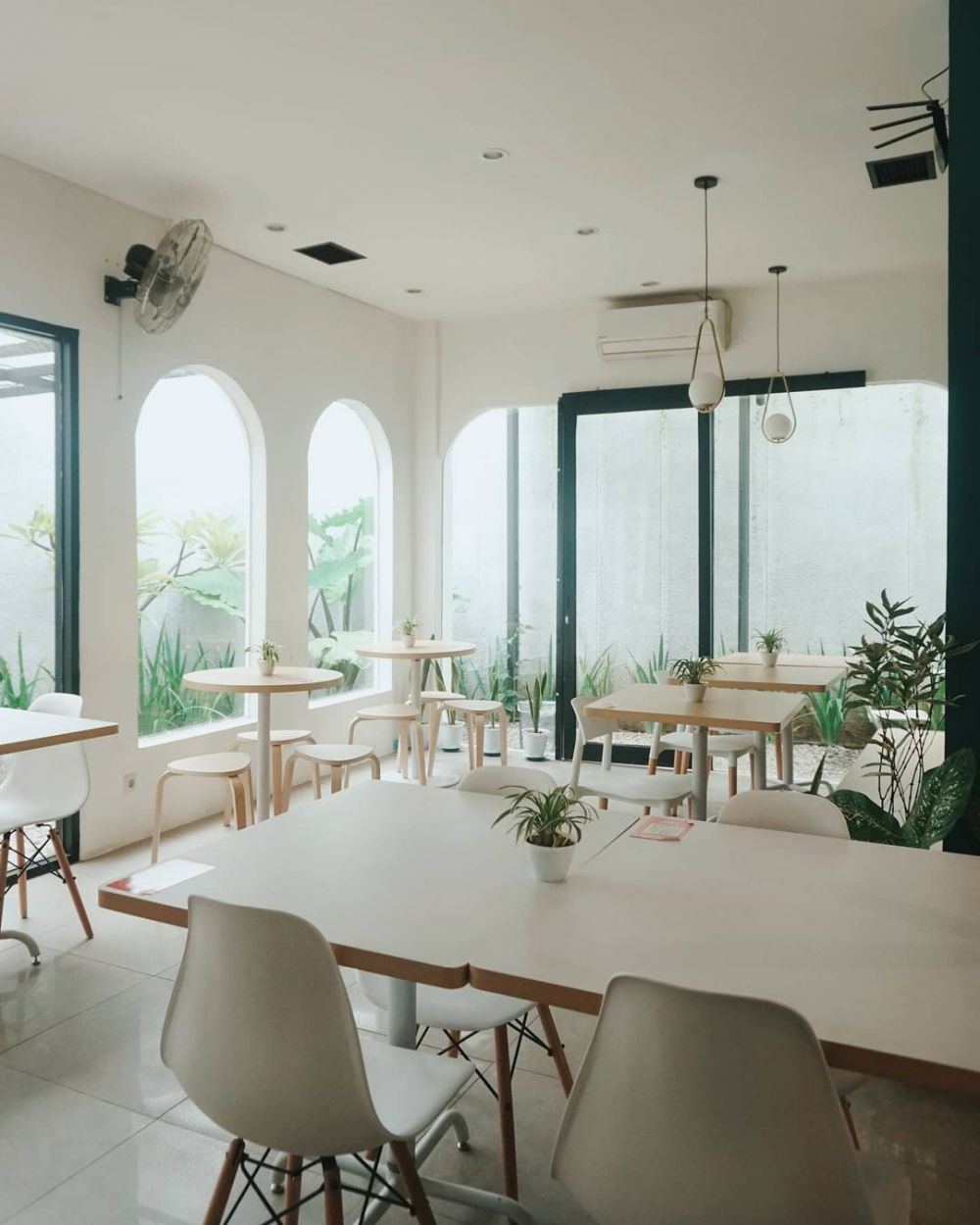 6 Coffee Shop Instagramable di Makassar, Bikin Feed Makin Estetik!