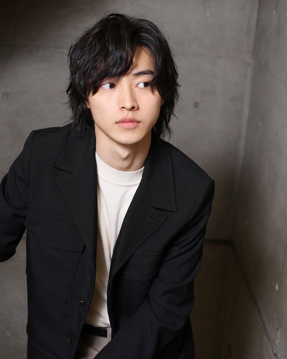 12 Adu Pesona Kento Yamazaki dan Ryo Yoshizawa