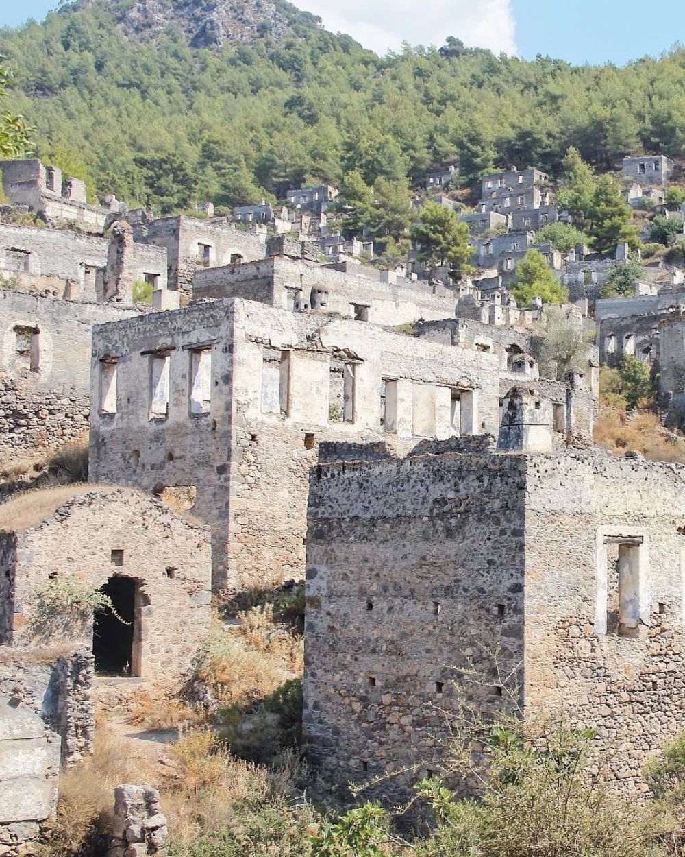 10 Fakta Kayakoy, Kota 'Hantu' di Turki yang Penuh Reruntuhan