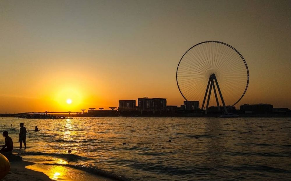 5 Pantai Paling Populer di Dubai, Favorit Banget Buat Refreshing! 