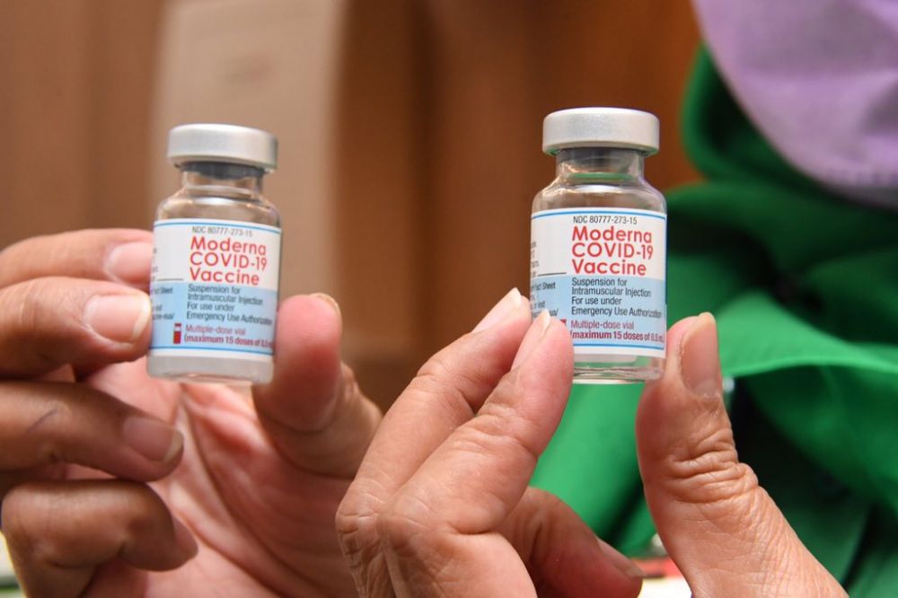 Lansia Semarang Disuntik Vaksin Booster, Puskemas: Gak Ada Efek Sampingnya