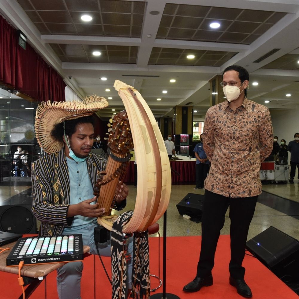 9 Ide Padu Padan Batik ala Menteri untuk Hari Kemerdekaan