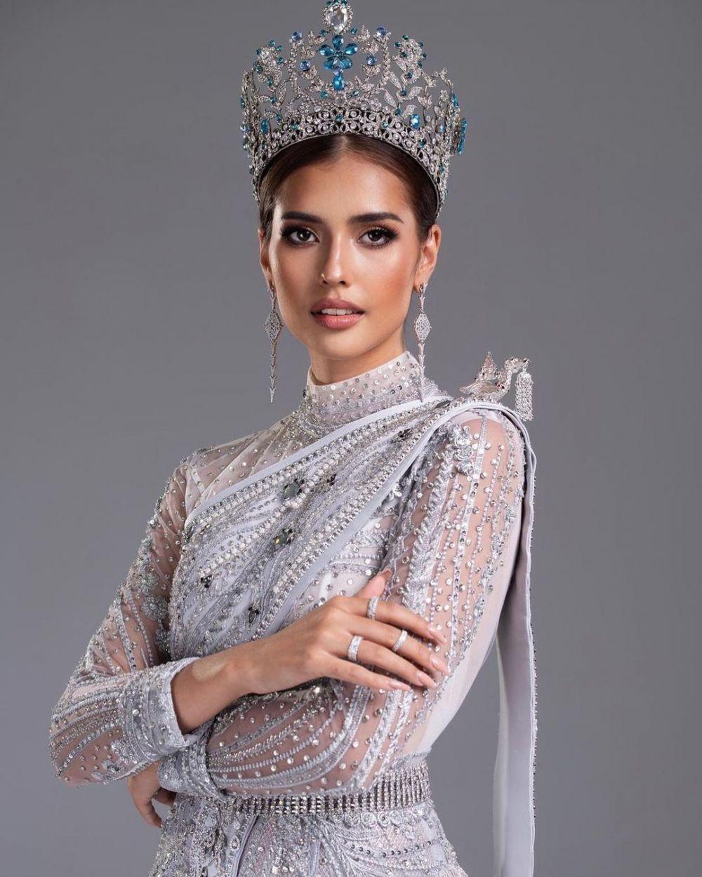 Lepas Jabatan 9 Potret Anntonia Miss Supranational 2019