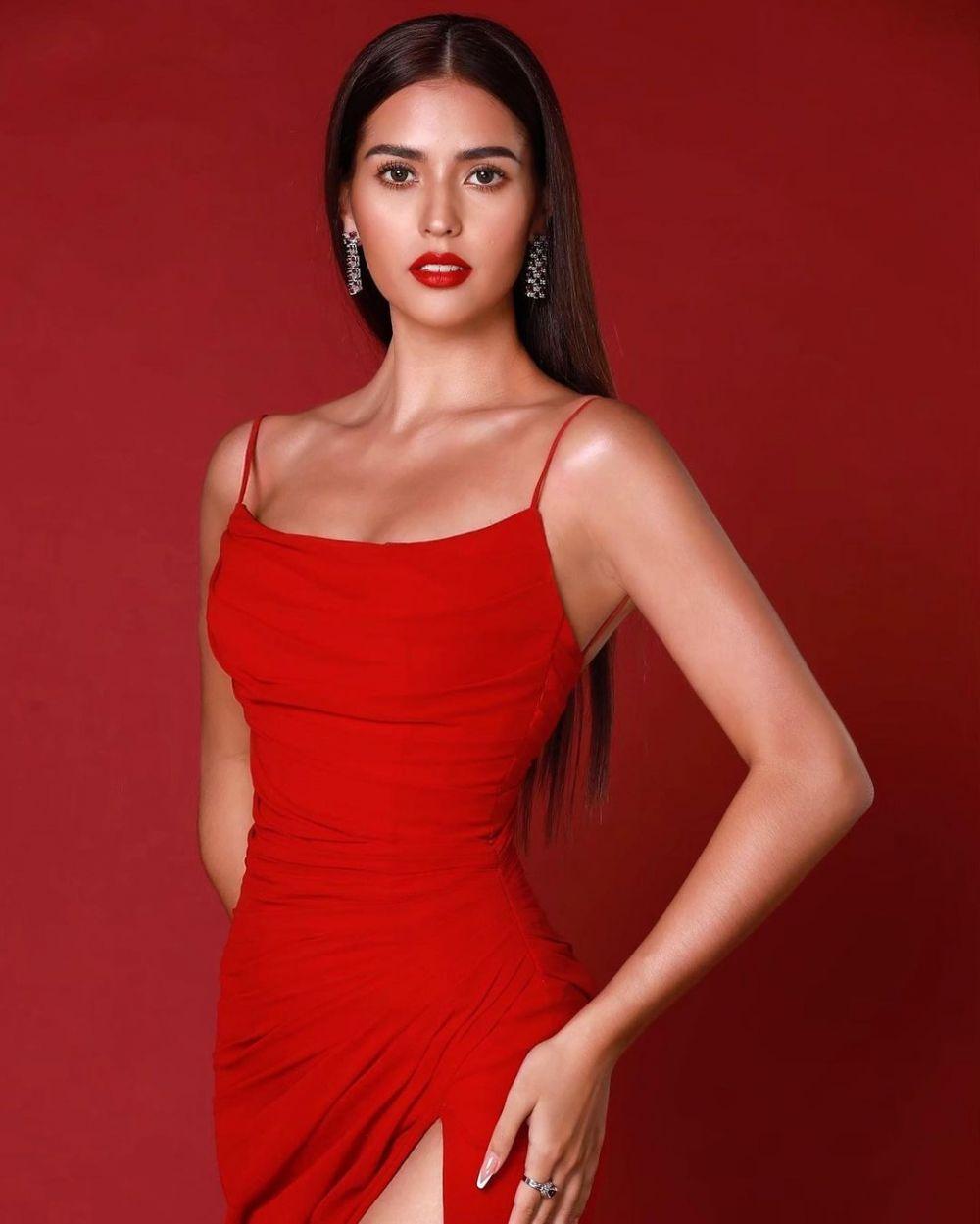 Lepas Jabatan 9 Potret Anntonia Miss Supranational 2019