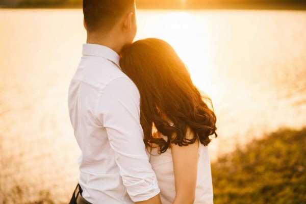 Selain Bercinta, 5 Hal Ini Bisa Membuat Hubungan makin Intim