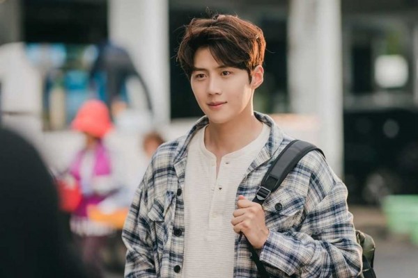 Ada Shin Min Ah, 9 Alasan Wajib Nonton Drama Hometown Cha Cha Cha