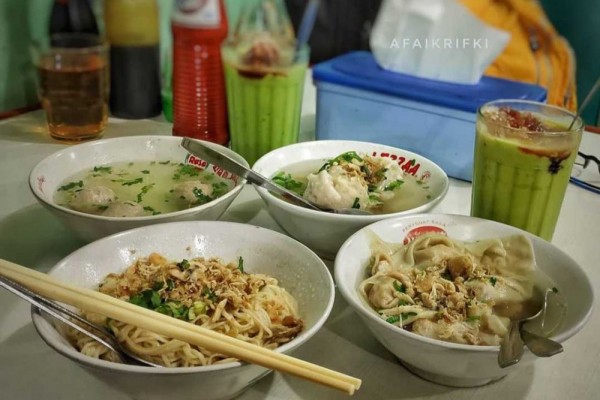 5 Tempat Makan Mie Ayam Underrated di Bandung, Sedap Tak Tertahankan!