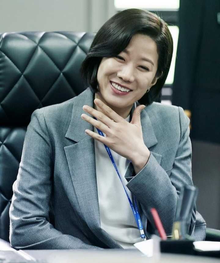 Jeon Hye Jin (instagram.com/hoduent) .