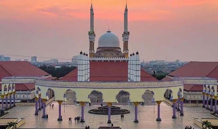 10 Wisata Religi di Semarang yang Cocok Untuk Kenalkan Agama ke Anak