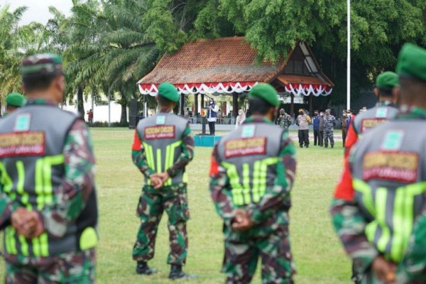 Bupati Banyuwangi Tanggapi Honor Pemakaman COVID-19 di Jember