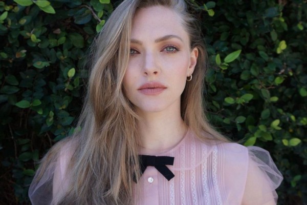 Semakin Memesona, Ini 9 Potret Amanda Seyfried di Umur 35 Tahun