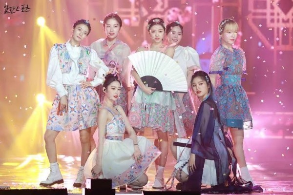 5 Grup KPop yang Tampil dengan Hanbok Modern, Keren Banget!