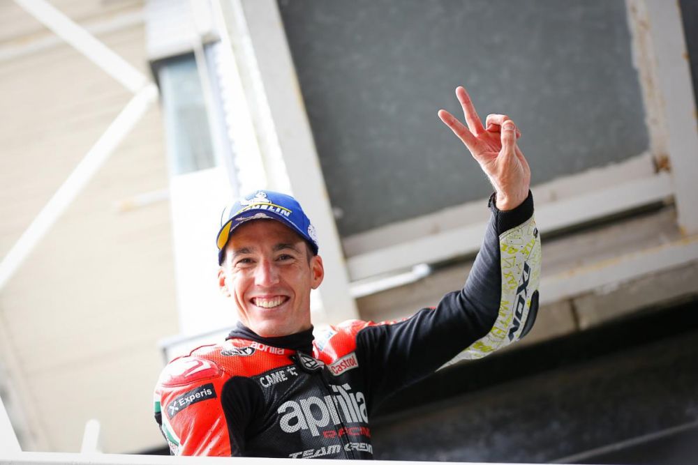 Aleix Espargaro Janjikan Fans Helm Balapnya, Catat Syaratnya!