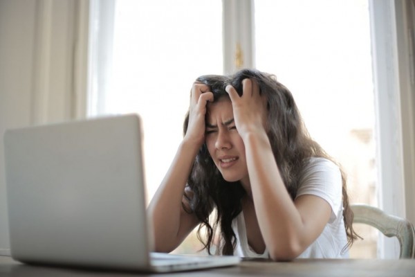 5 Dampaknya Kalau Terlalu Keras pada Diri Sendiri, Jadi Gampang Stres