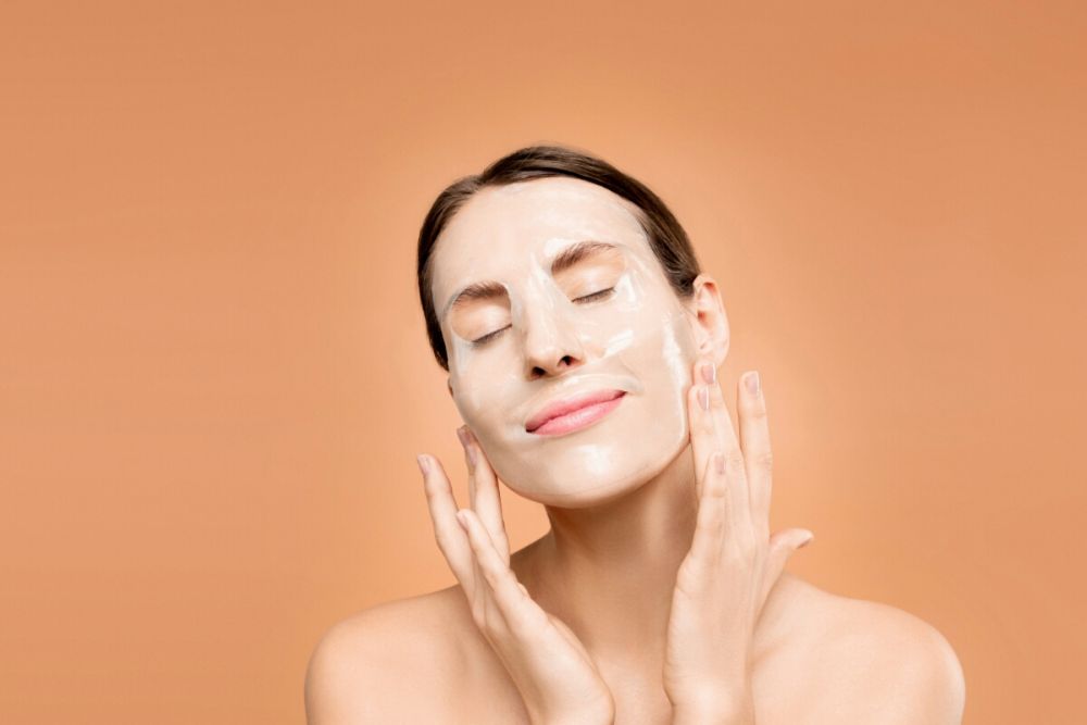 9 Tips Rahasia Agar Hasil Makeup Tampak Dewy dan Glowing! 